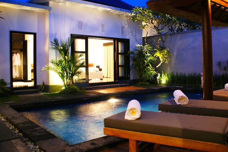 La Villais Kamojang Hotel Seminyak Exterior photo